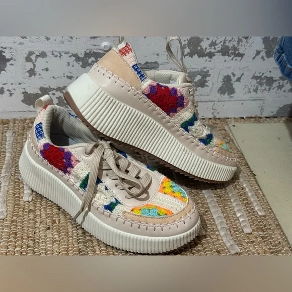 Crochet platform fashion sneakers. - Picture 11 of 14